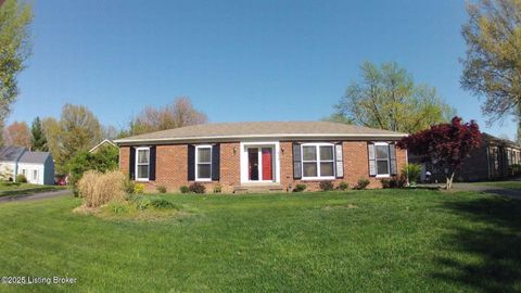 Photo of 805 Kinross Pl, Douglass Hills, KY 40243 (MLS # 1699882)