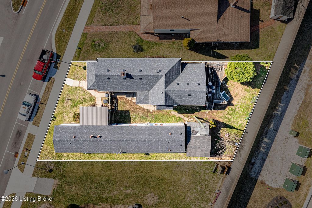 Photo of 427 E Riverside Dr, Clarksville, IN 47129 (MLS # 1711005)