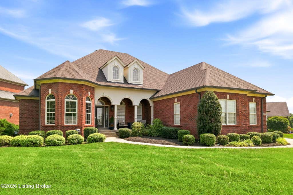 Photo of 10511 Vista Hills Blvd, Louisville, KY 40291 (MLS # 1725069)