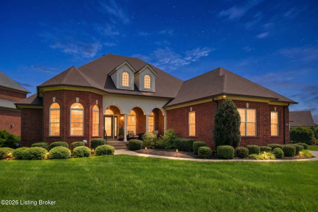 Photo of 10511 Vista Hills Blvd, Louisville, KY 40291 (MLS # 1725069)