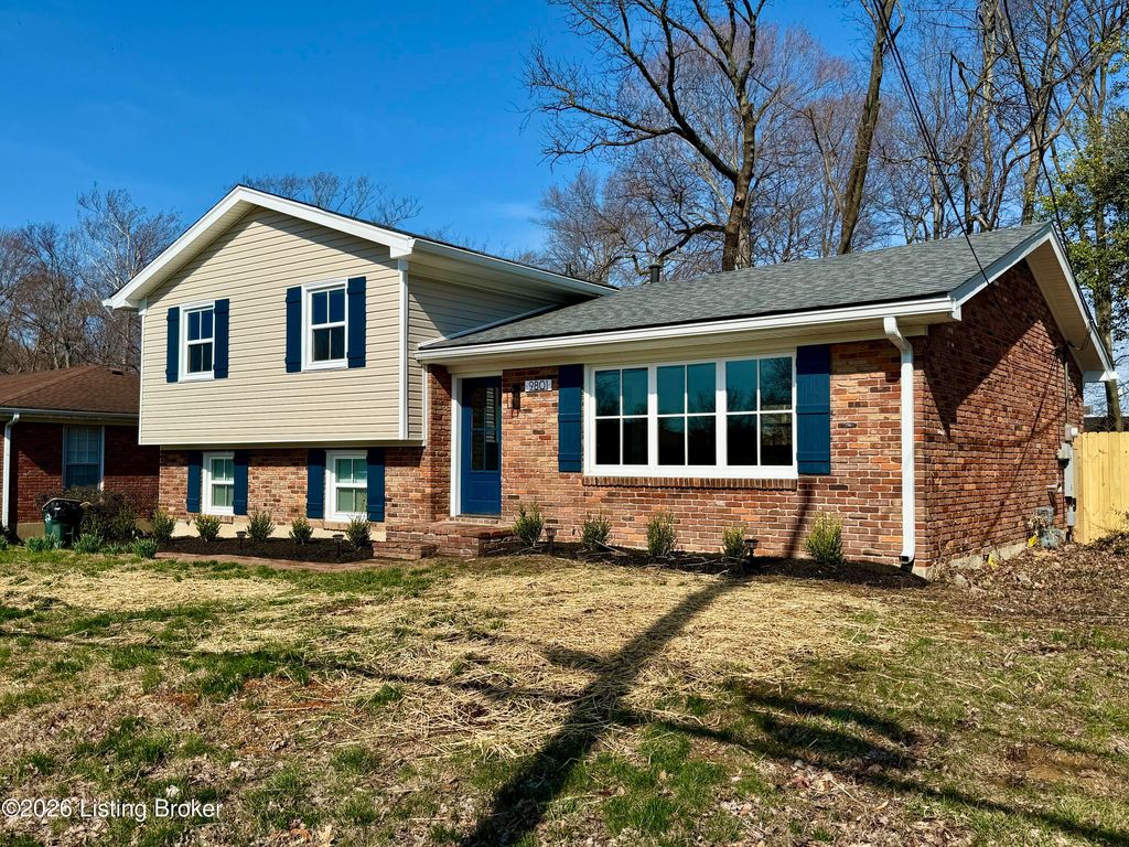 Photo of 9801 Gateway Dr, Jeffersontown, KY 40299 (MLS # 1710755)