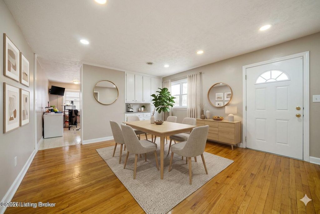 Photo of 5135 Maryview Dr, Louisville, KY 40216 (MLS # 1709445)