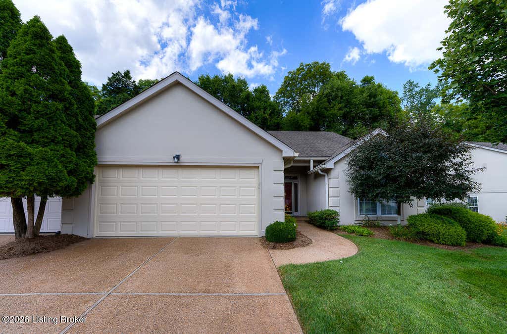 Photo of 533 Village Lake Dr, Louisville, KY 40245 (MLS # 1725367)