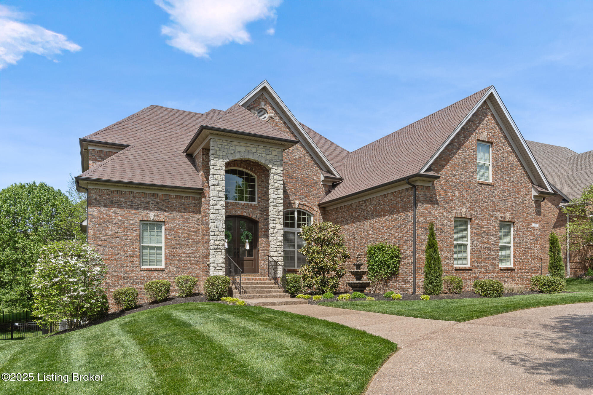 517 Locust Creek Blvd, Louisville, Kentucky image 1