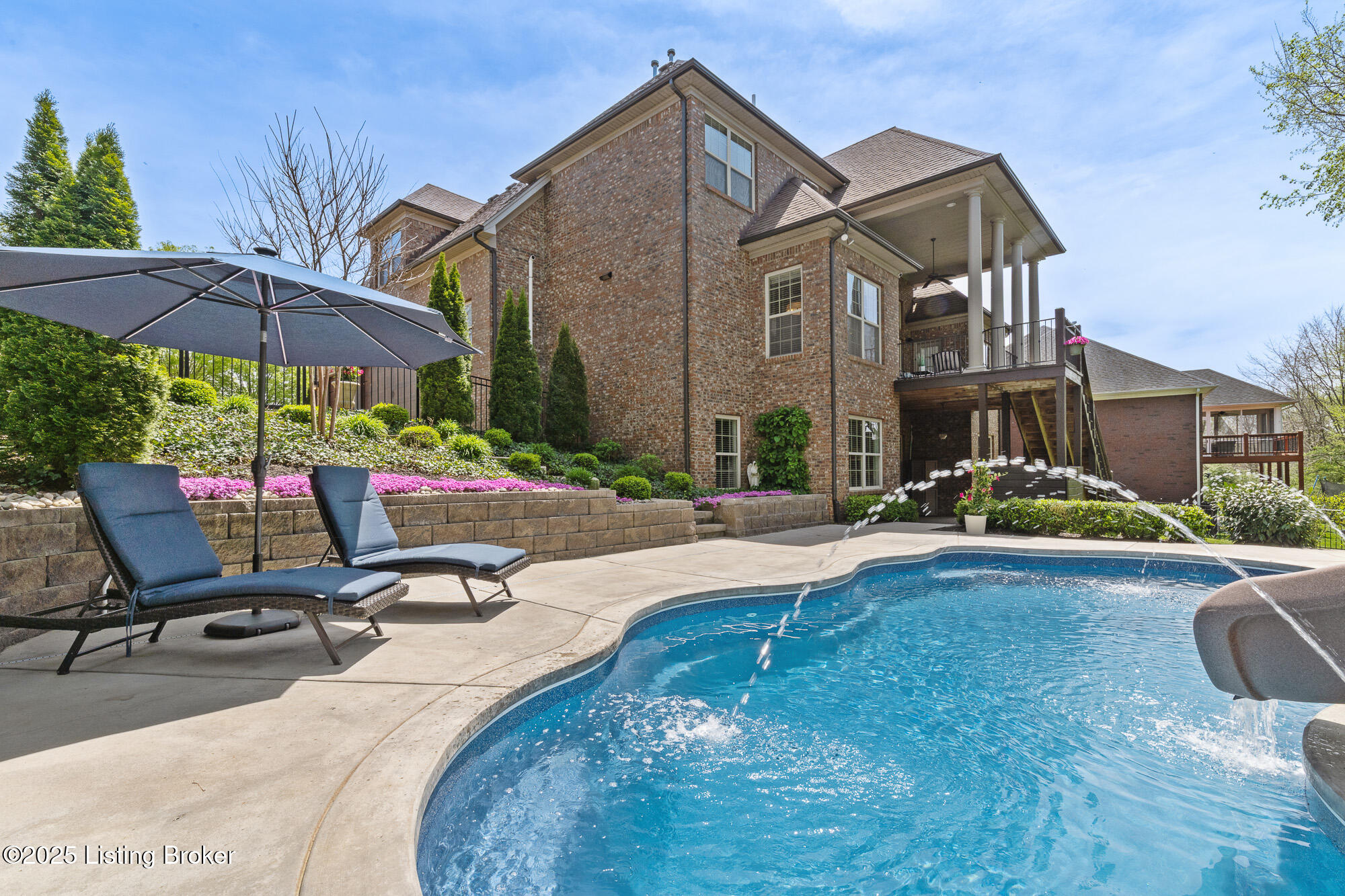 517 Locust Creek Blvd, Louisville, Kentucky image 4