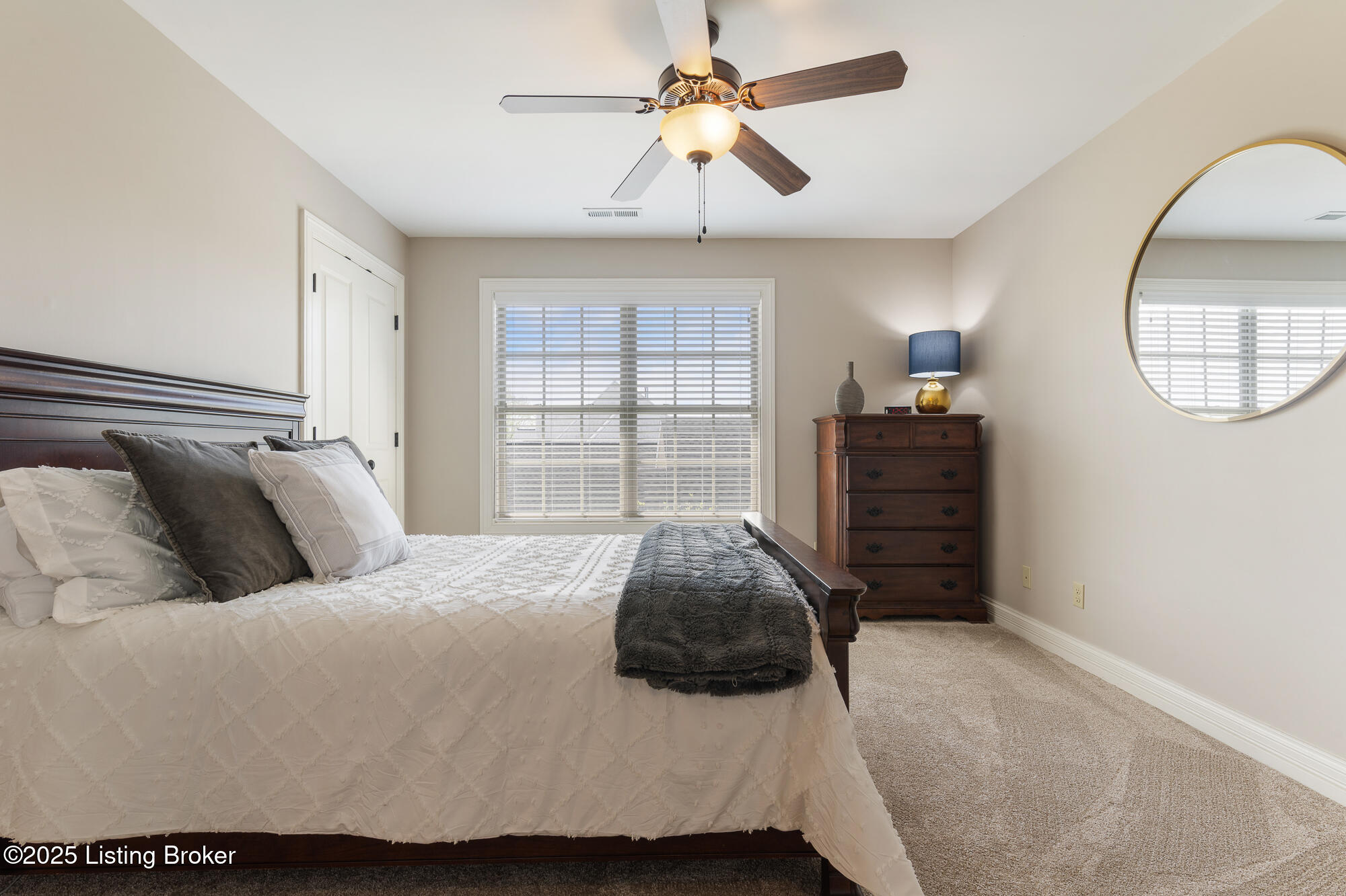 517 Locust Creek Blvd, Louisville, Kentucky image 38