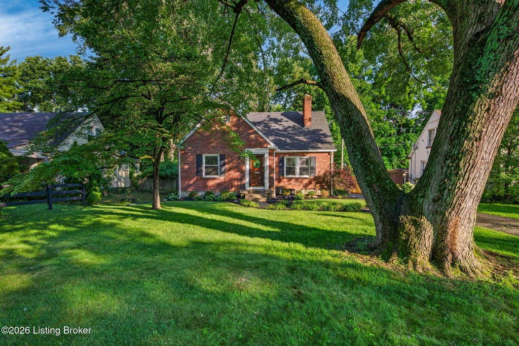 Photo of 4302 Alton Rd, Louisville, KY 40207 (MLS # 1724136)