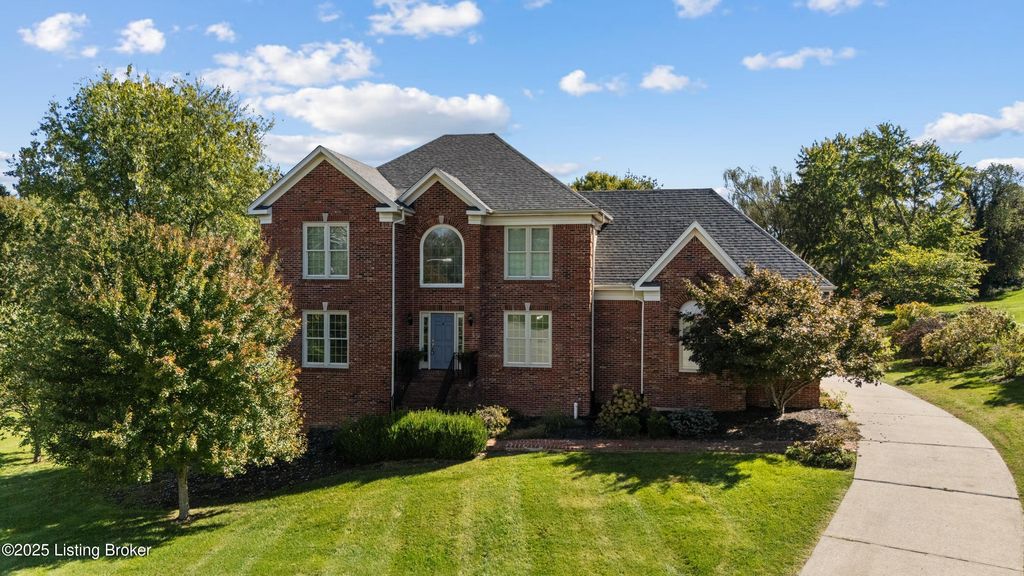 Photo of 1616 Doral Ct, Shelbyville, KY 40065 (MLS # 1701114)