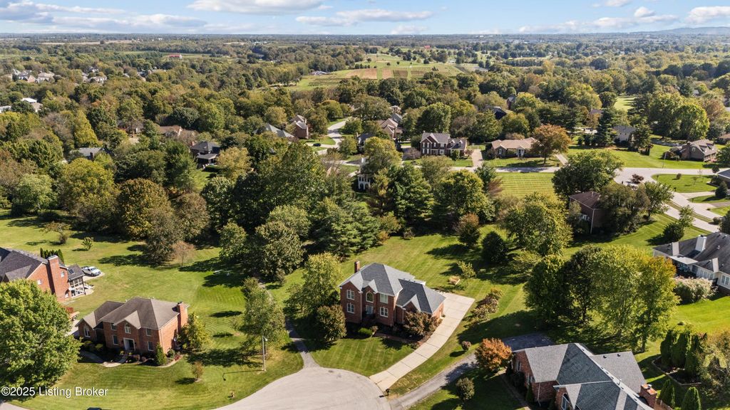 Photo of 1616 Doral Ct, Shelbyville, KY 40065 (MLS # 1701114)