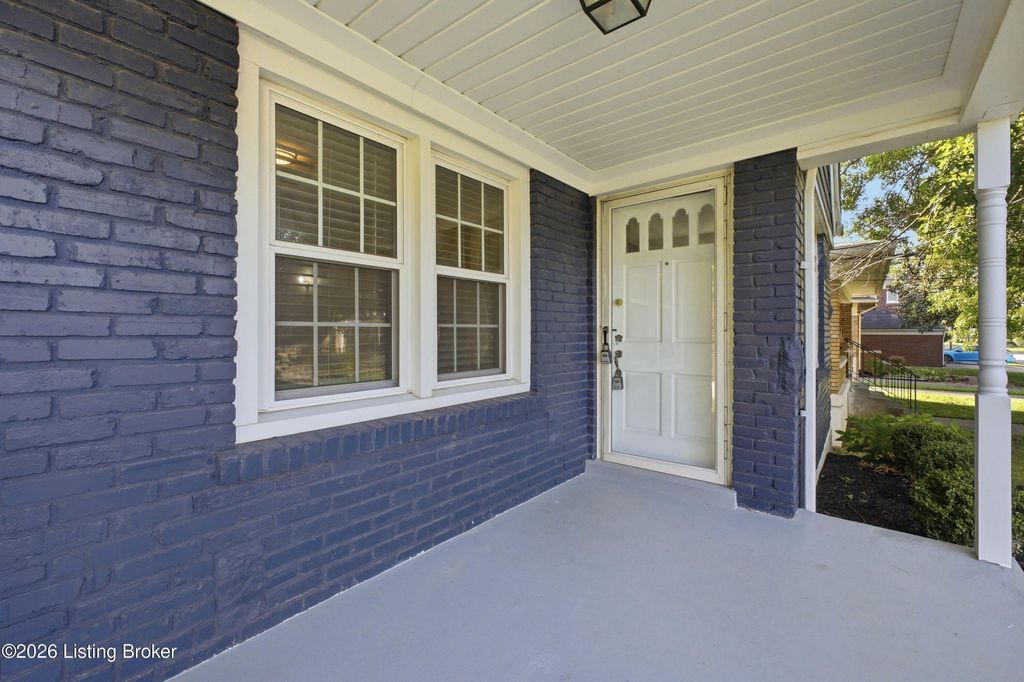 Photo of 313 Iola Rd, Louisville, KY 40207 (MLS # 1722811)