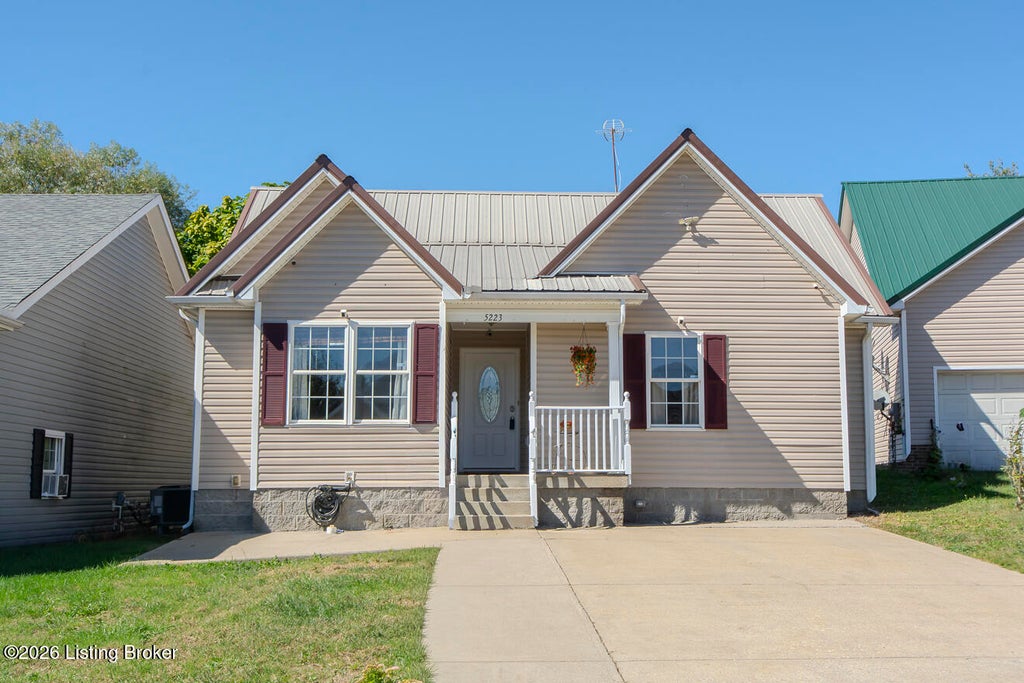Photo of 5223 Cyprus Ct, Shelbyville, KY 40065 (MLS # 1731661)