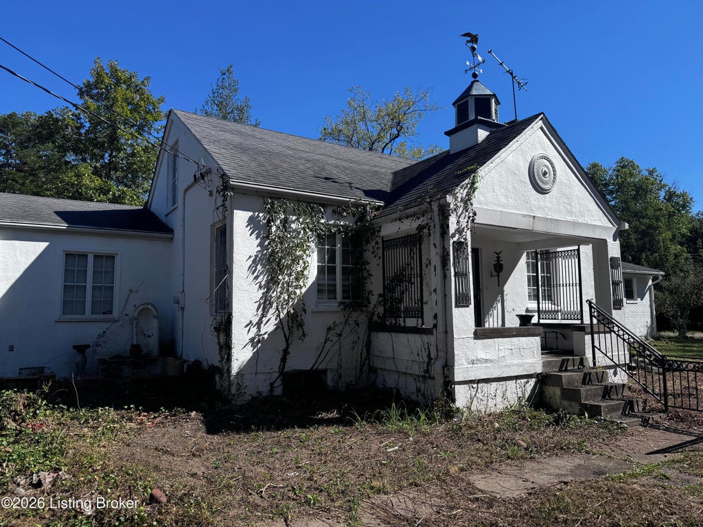 Photo of 7035 Kentucky Ave, Louisville, KY 40258 (MLS # 1730539)
