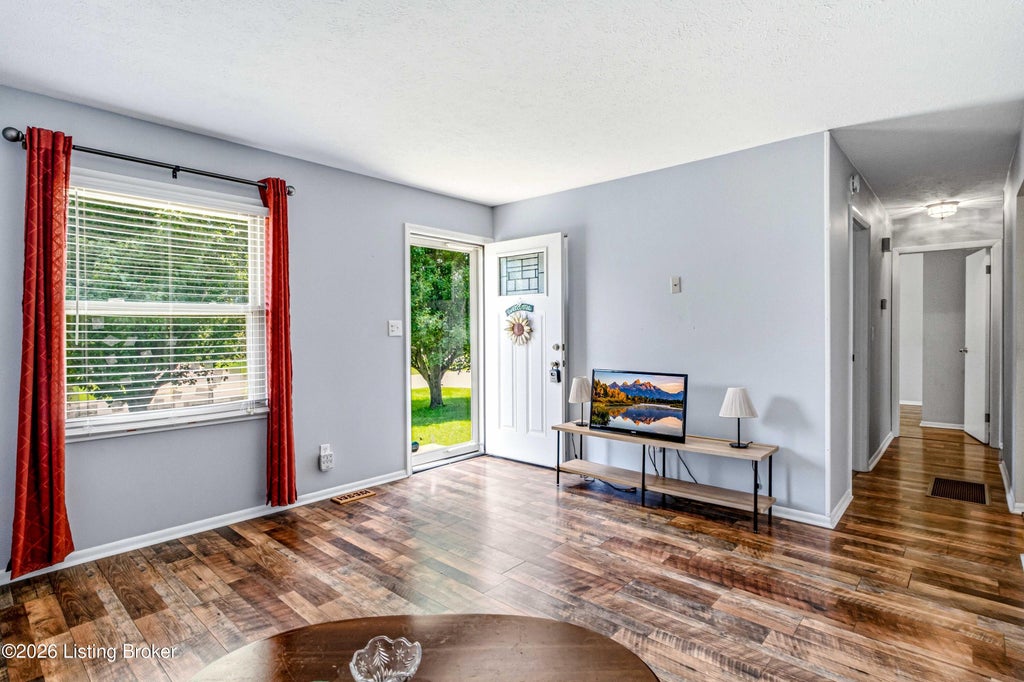 Photo of 6703 Barbrook Rd, Louisville, KY 40258 (MLS # 1721602)