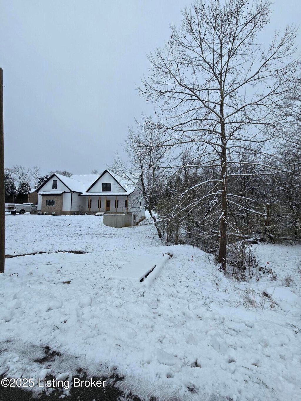 Photo of 7505 Commonwealth Dr, Crestwood, KY 40014 (MLS # 1704580)