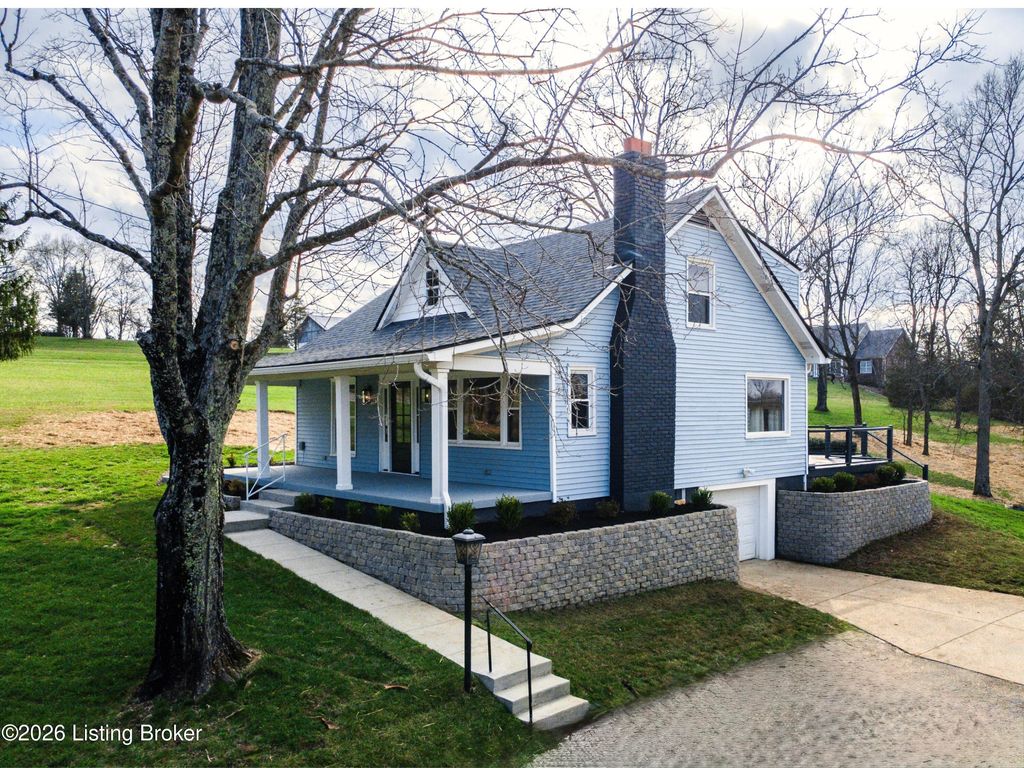 Photo of 2202 Clark Station Rd, Louisville, KY 40023 (MLS # 1711624)