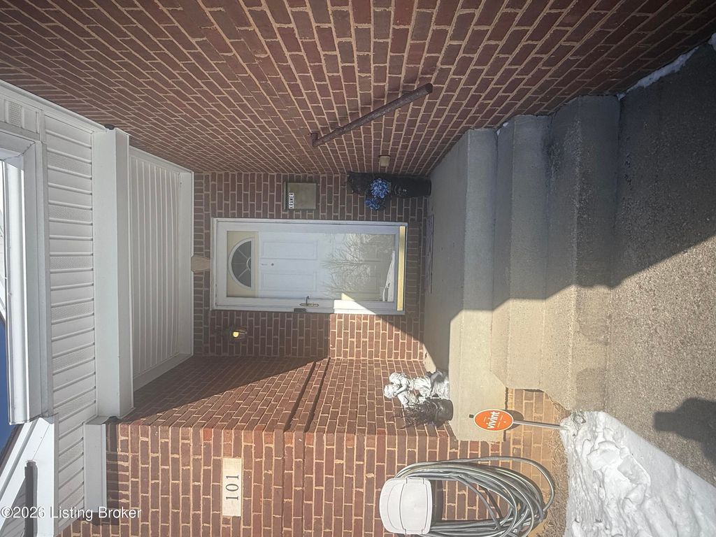 Photo of 101 Turnberry Dr, Frankfort, KY 40601 (MLS # 1707998)