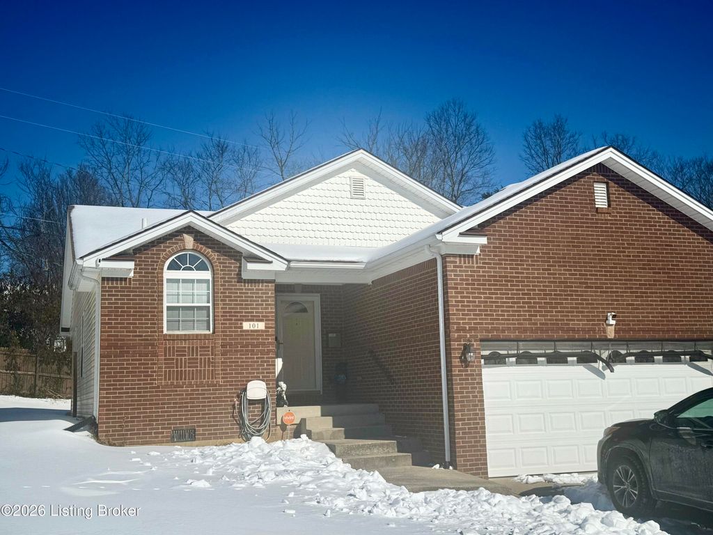 Photo of 101 Turnberry Dr, Frankfort, KY 40601 (MLS # 1707998)