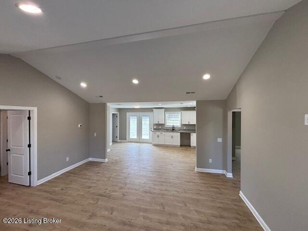 Photo of 9104 Maplecreek Dr, Louisville, KY 40219 (MLS # 1710215)