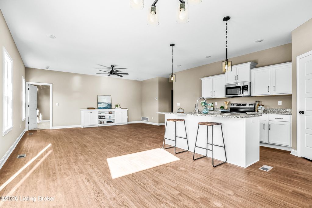 Photo of 1004 Richwood Way, La Grange, KY 40031 (MLS # 1706920)