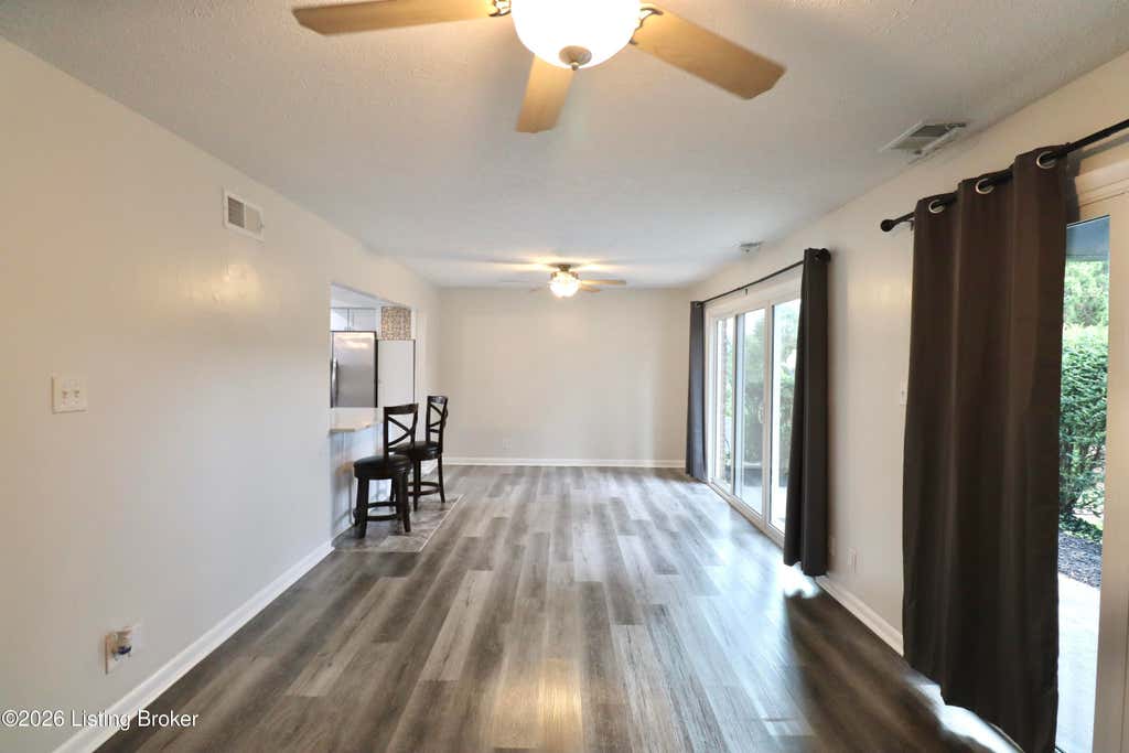 Photo of 640 Zorn Ave #8A, Louisville, KY 40206 (MLS # 1726432)