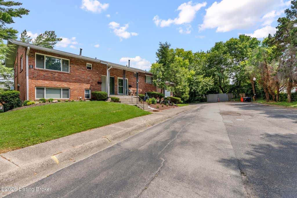 Photo of 640 Zorn Ave #9B, Louisville, KY 40206 (MLS # 1725152)