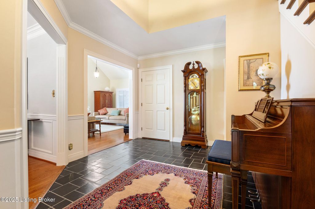 Photo of 13800 S Harbour View Ct, Prospect, KY 40059 (MLS # 1691158)