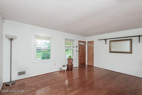 Tiny photo for 4608 Estate Dr, Louisville, KY 40216 (MLS # 1729005)