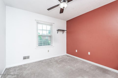 Tiny photo for 4608 Estate Dr, Louisville, KY 40216 (MLS # 1729005)