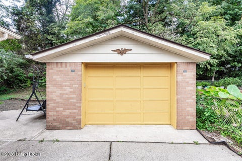 Tiny photo for 4608 Estate Dr, Louisville, KY 40216 (MLS # 1729005)