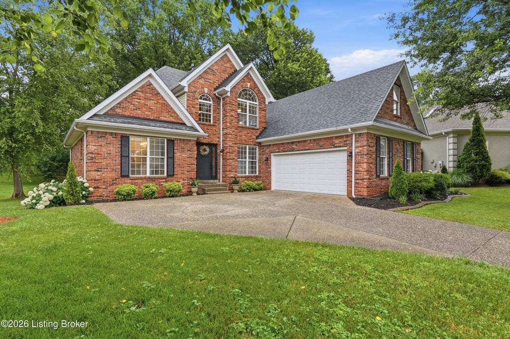 Photo of 10000 Ivybridge Cir, Louisville, KY 40241 (MLS # 1720477)
