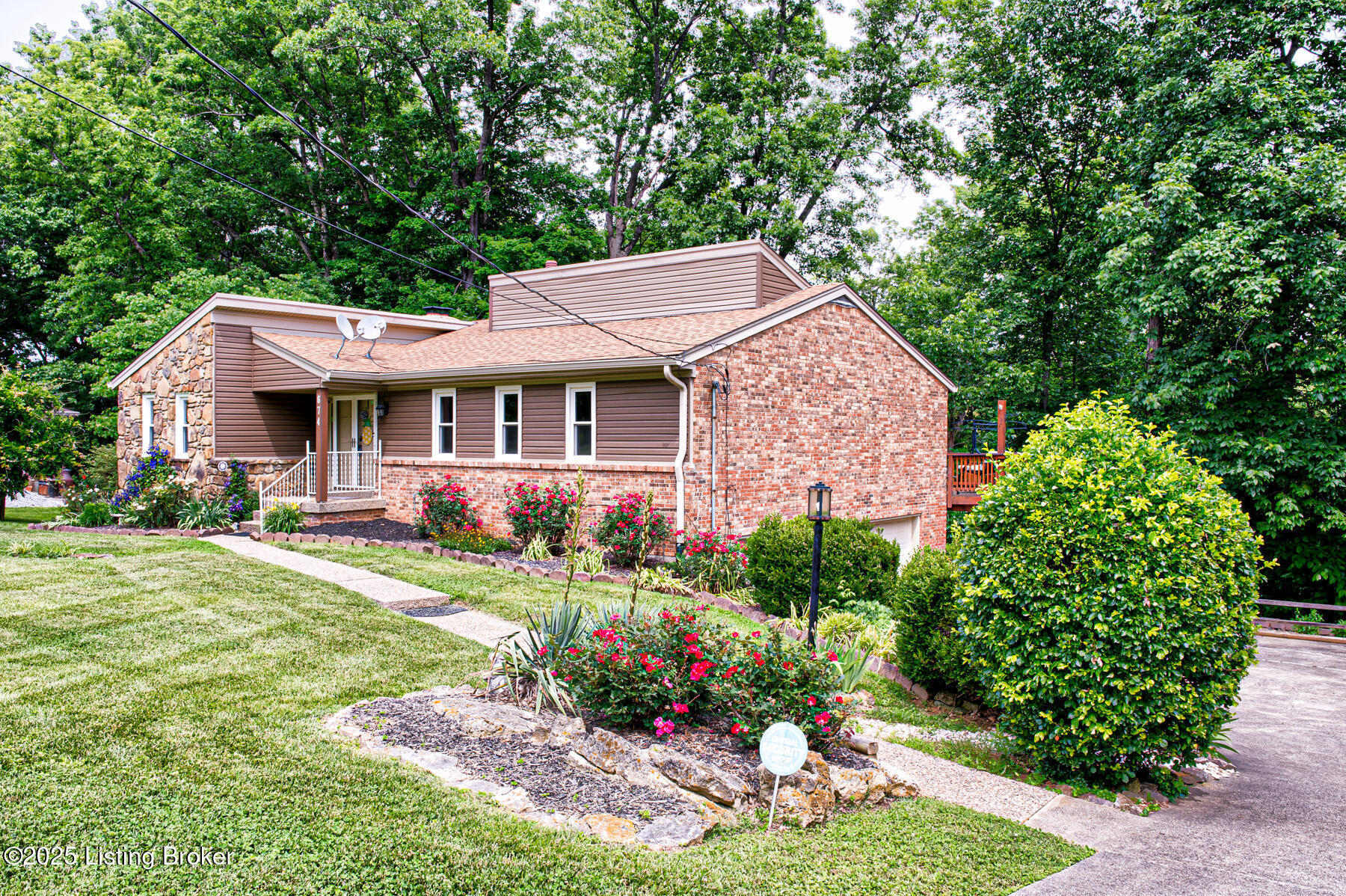674 Old Mill Stream Ln, Shepherdsville, Kentucky image 2
