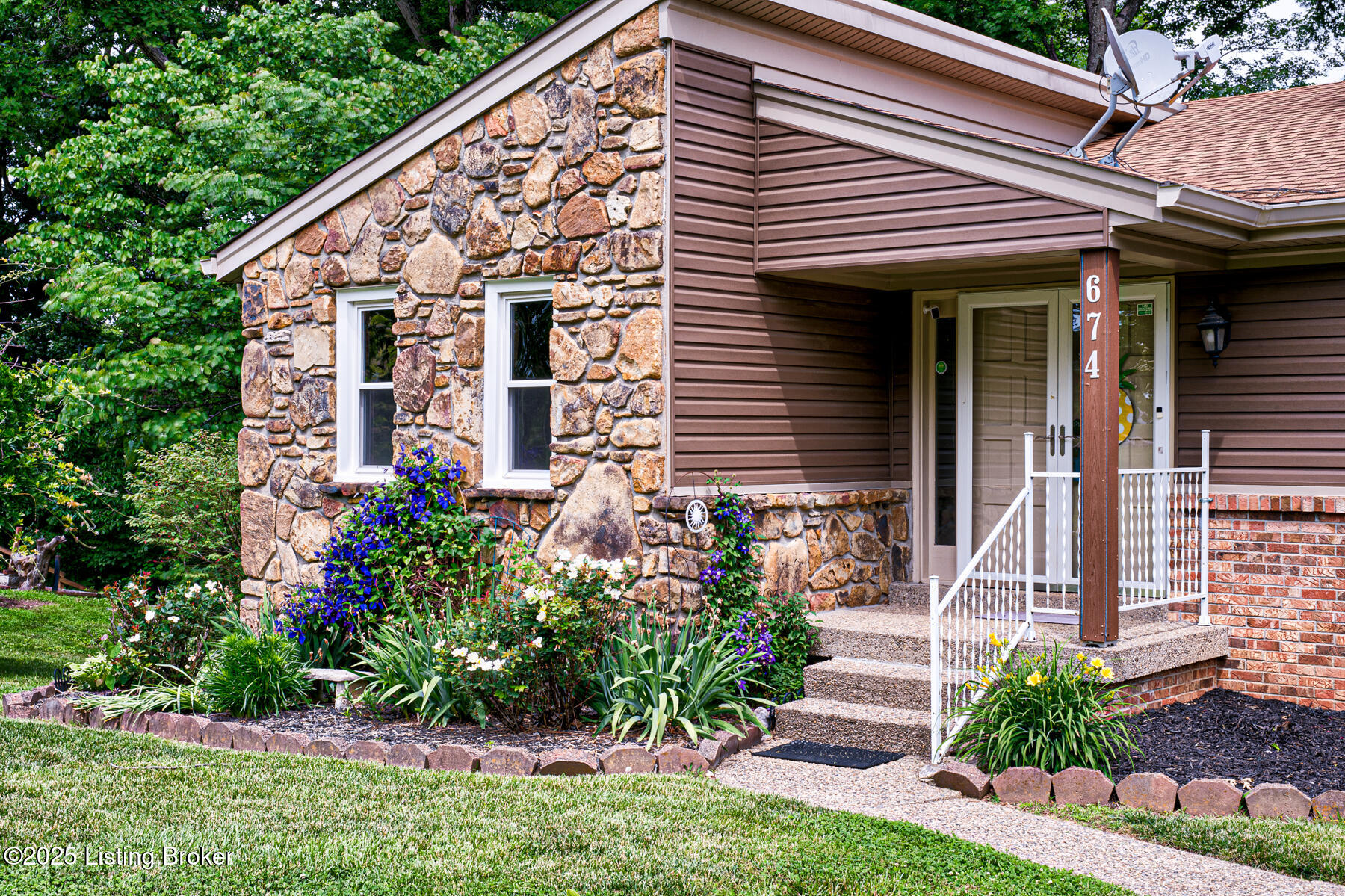 674 Old Mill Stream Ln, Shepherdsville, Kentucky image 3