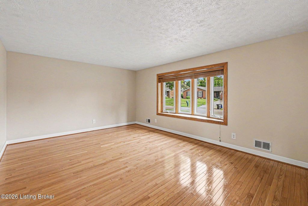 Photo of 9918 Mary Dell Ln, Louisville, KY 40291 (MLS # 1717656)
