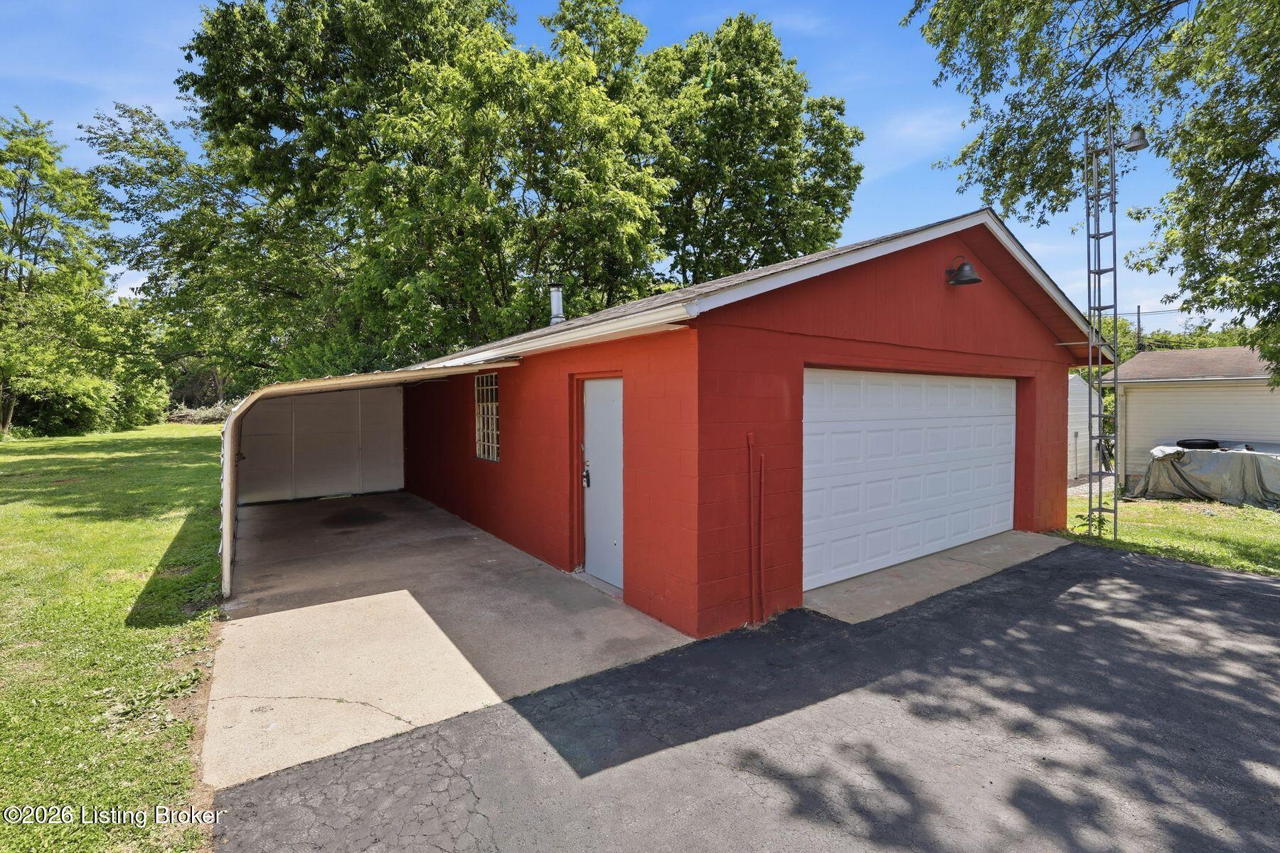 2813 Tucker Station Rd