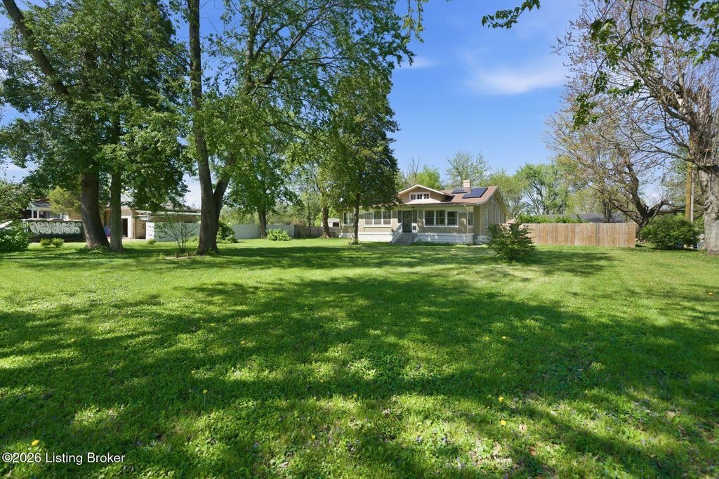 Photo of 2029 Rockford Ln, Louisville, KY 40216 (MLS # 1713929)