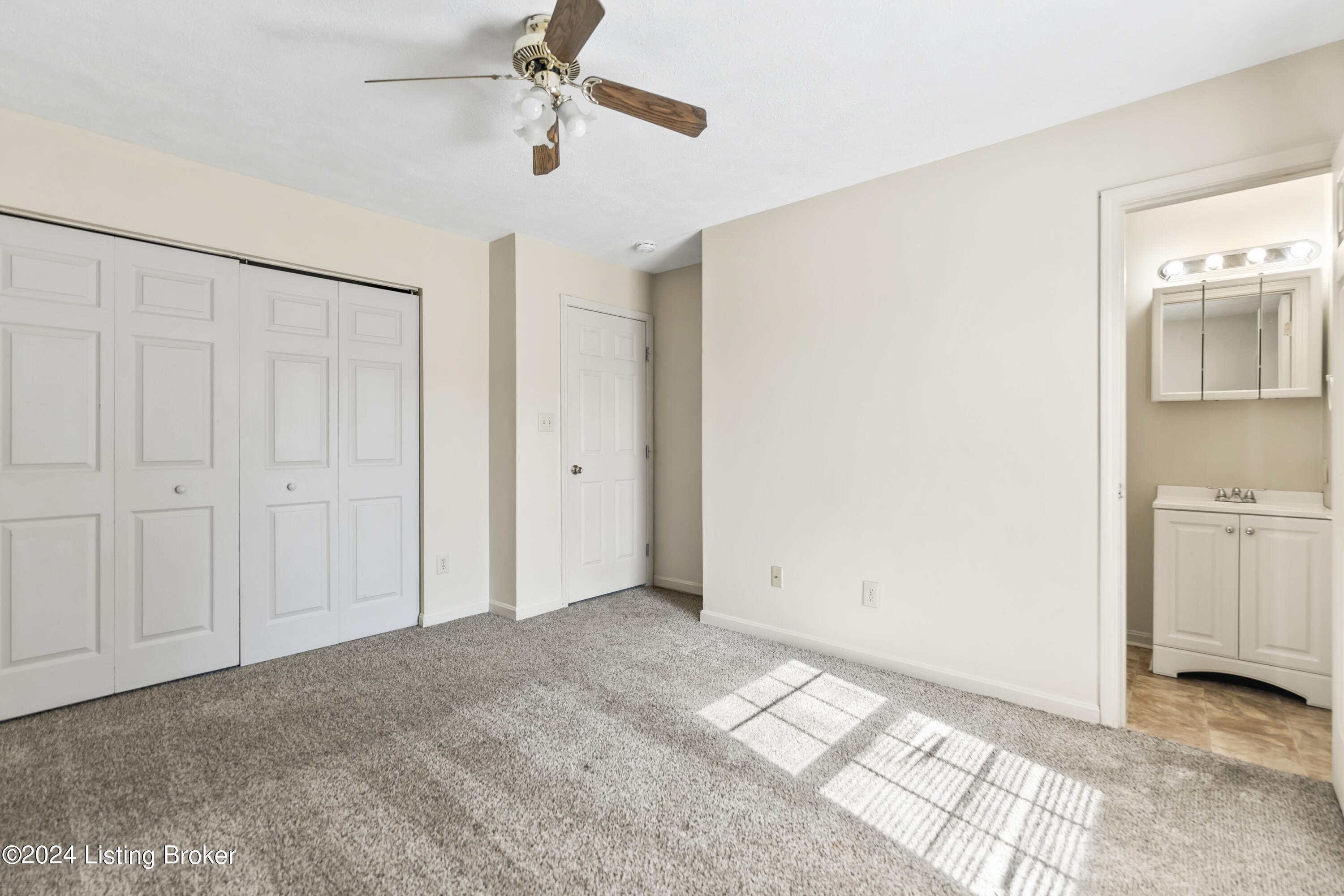 Louisville, Kentucky 40219, United States, 3 Bedrooms Bedrooms, ,2 BathroomsBathrooms,Residential,Pending,37440