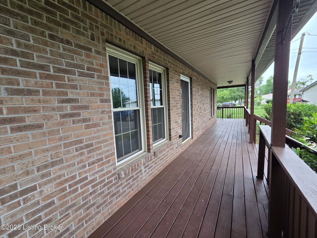 Photo of 230 Beech Grove Rd, Shepherdsville, KY 40165 (MLS # 1718945)