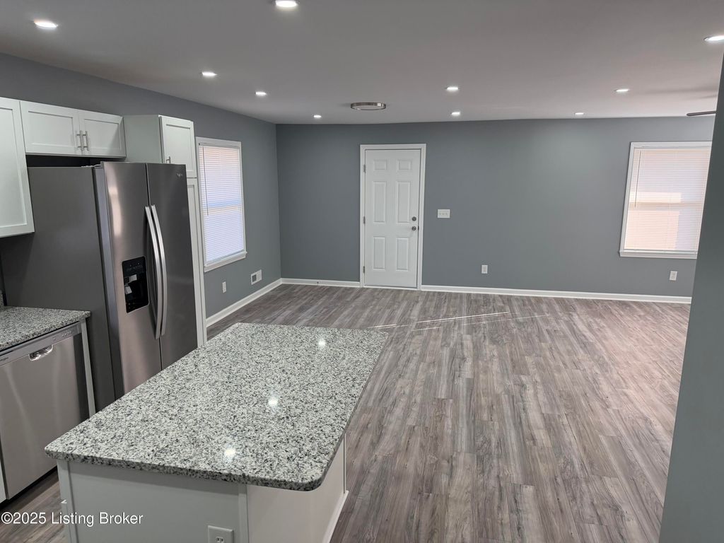 Photo of 4517 Dover Rd, Louisville, KY 40216 (MLS # 1704897)