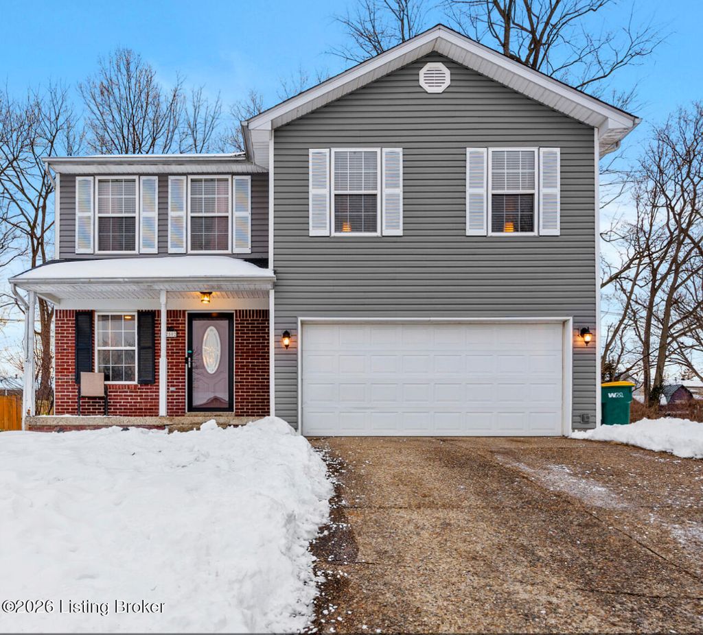 Photo of 12502 Bridgetown Pl, Louisville, KY 40245 (MLS # 1708101)