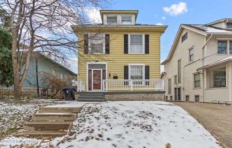 Photo of 1722 Eastern Pkwy, Louisville, KY 40205 (MLS # 1705450)