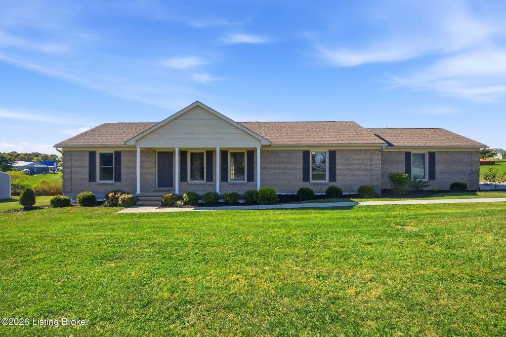 Photo of 108 Summerfield Ct, Bedford, KY 40006 (MLS # 1733364)