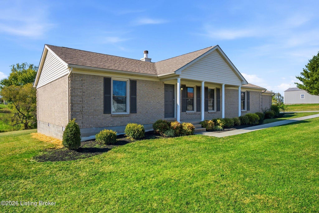 Photo of 108 Summerfield Ct, Bedford, KY 40006 (MLS # 1733364)
