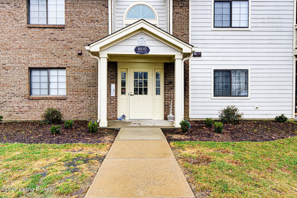 Photo of 8510 Ambrosse Ln, Louisville, KY 40299 (MLS # 1710714)