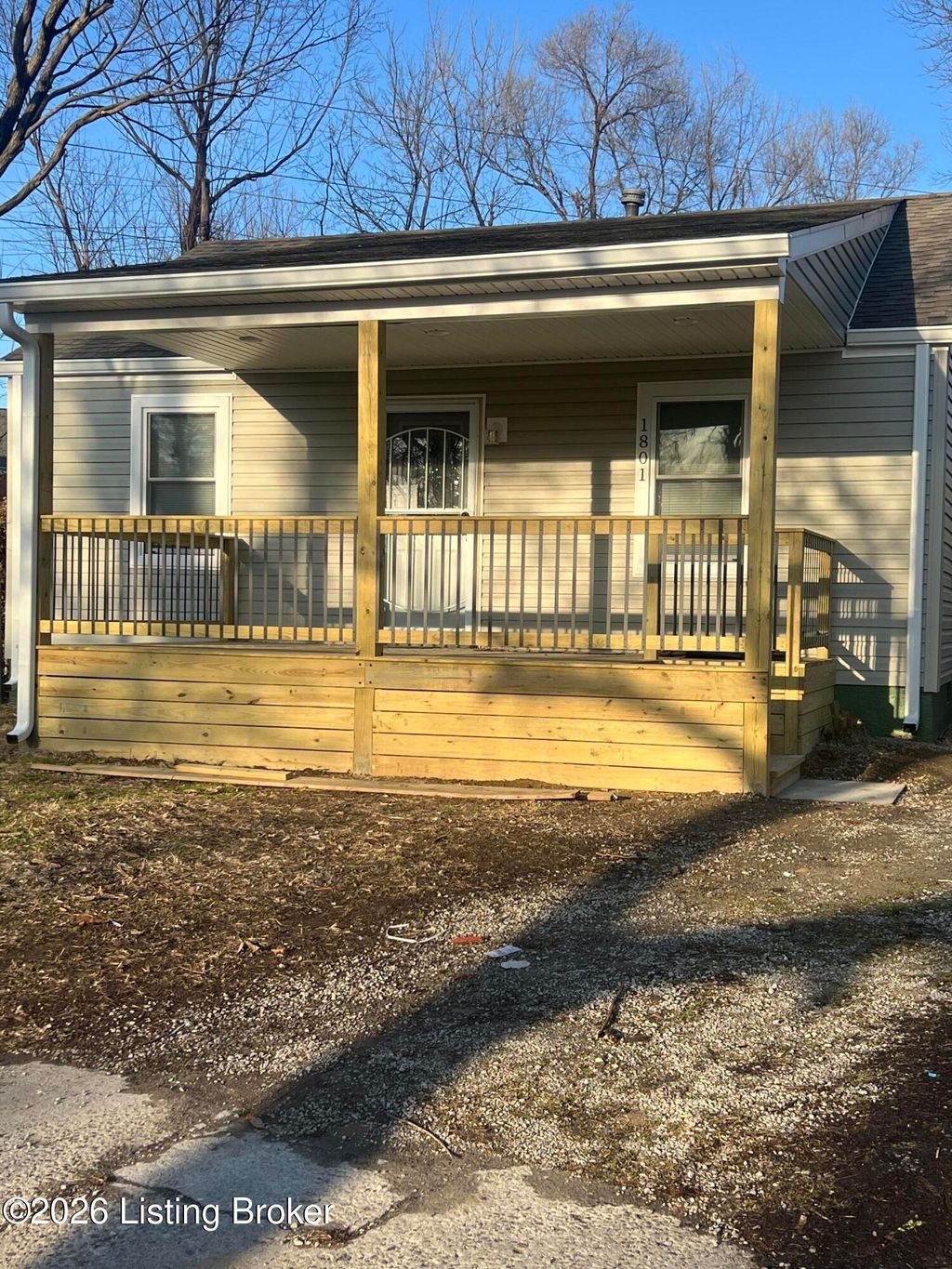 Photo of 1801 Wenatchee Pl, Louisville, KY 40210 (MLS # 1708195)