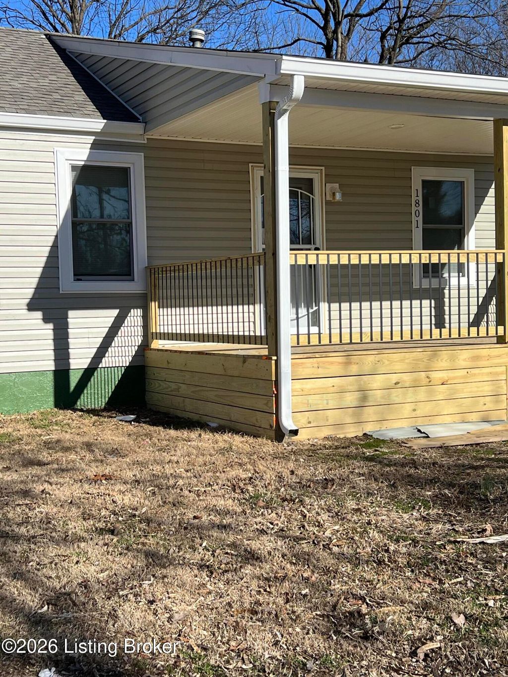 Photo of 1801 Wenatchee Pl, Louisville, KY 40210 (MLS # 1708195)