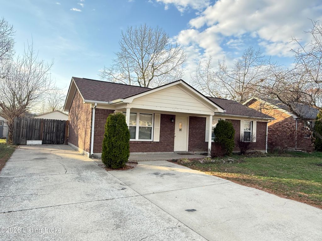 Photo of 261 Bigwood Way, Louisville, KY 40229 (MLS # 1710794)