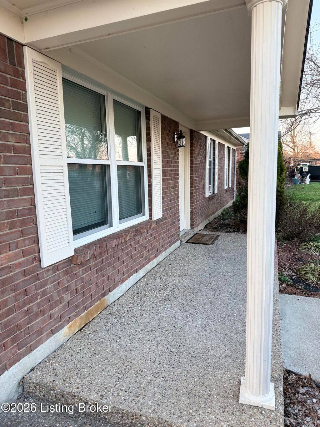 Photo of 261 Bigwood Way, Louisville, KY 40229 (MLS # 1710794)