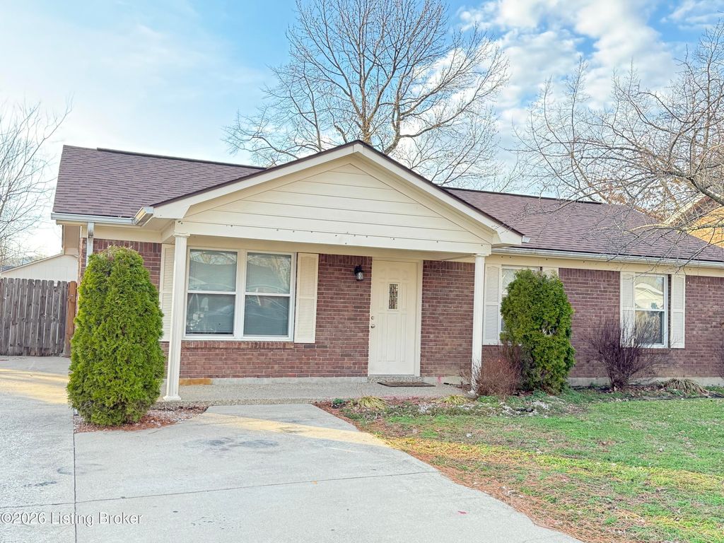 Photo of 261 Bigwood Way, Louisville, KY 40229 (MLS # 1710794)