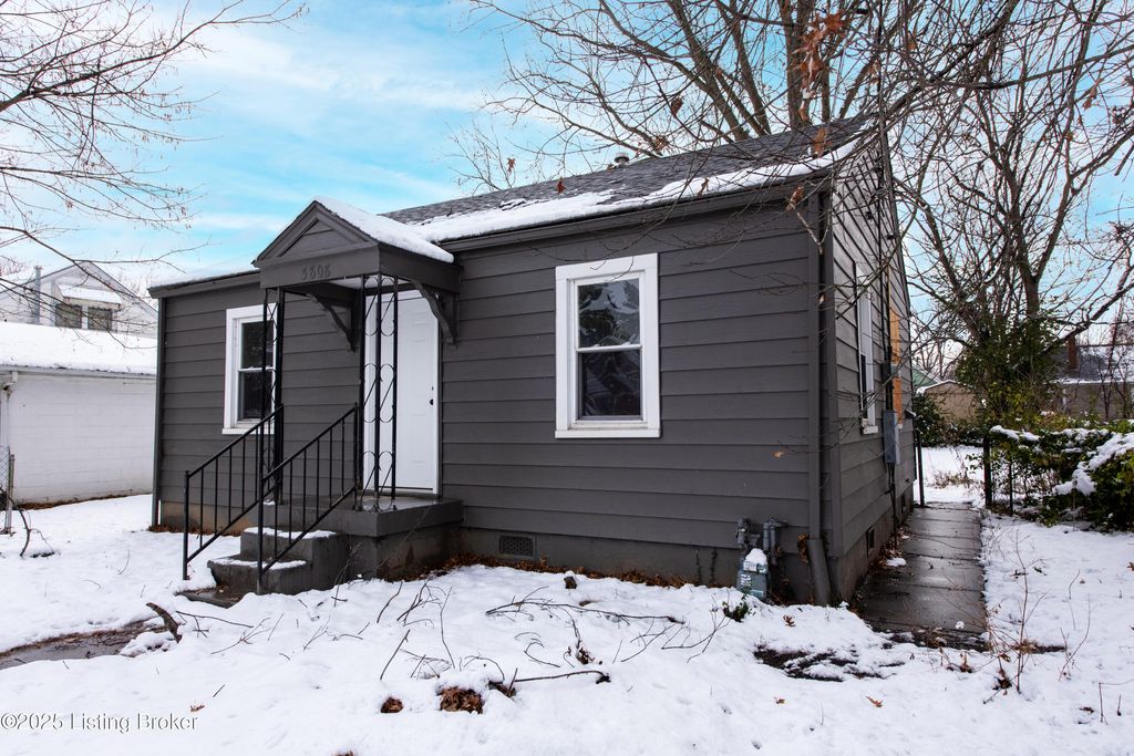 Photo of 3808 Jewell Ave, Louisville, KY 40212 (MLS # 1705360)