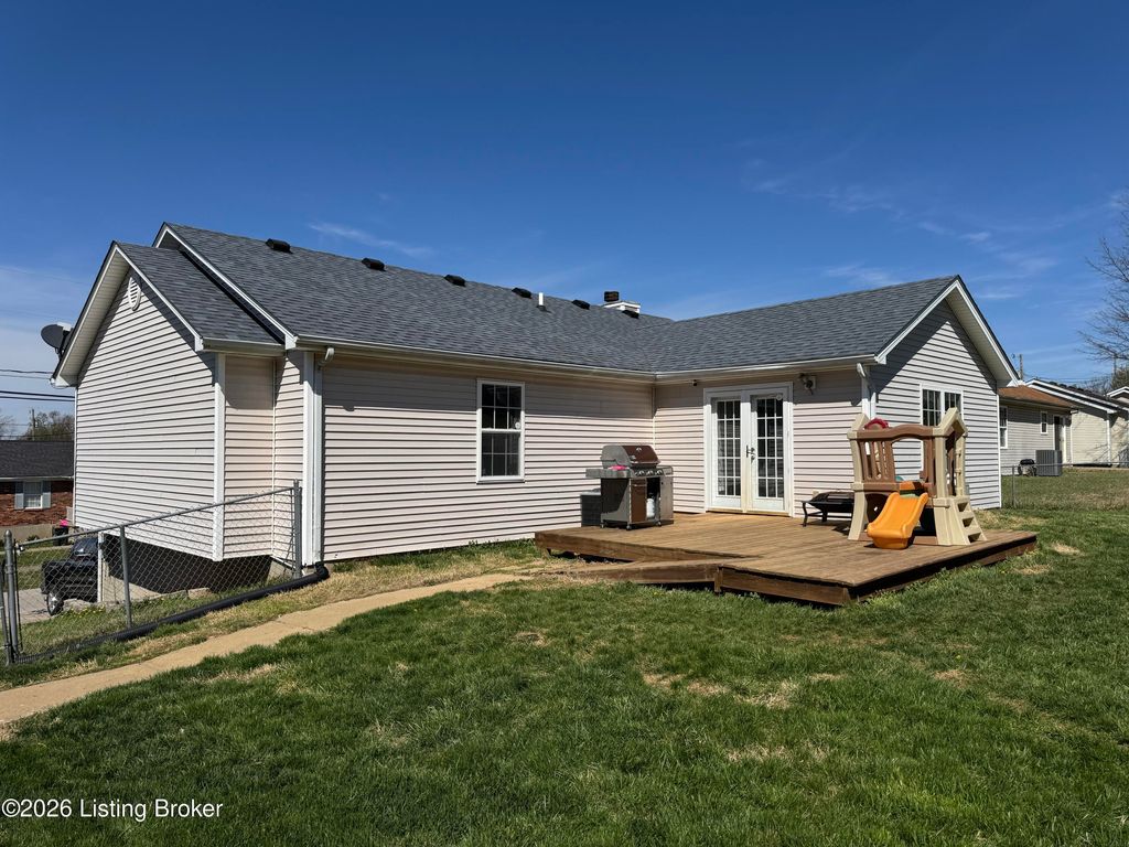 Photo of 108 Hamilton St, Radcliff, KY 40160 (MLS # 1712276)